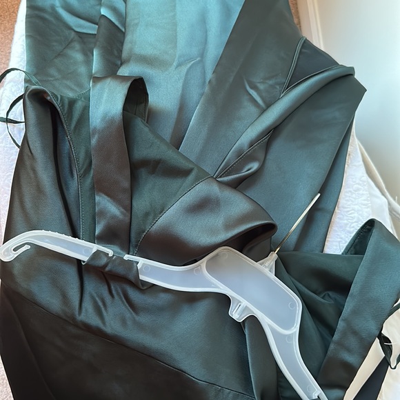 AMSALE Hunter green bridesmaid satin dress - Picture 7 of 7